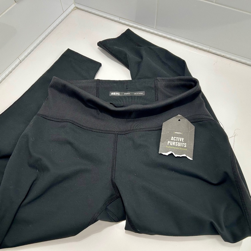 NWT REI Active Pursuits Performance Stretch Capri Women’s Size Med Black